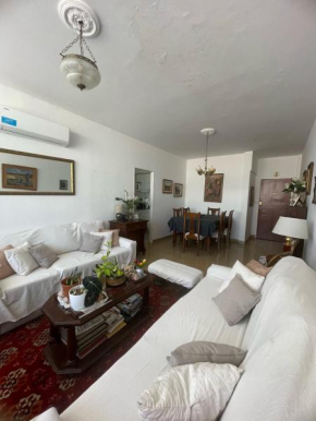 luminoso depto de 3 dormitorios y amplio living comedor, en la mejor ubicación
